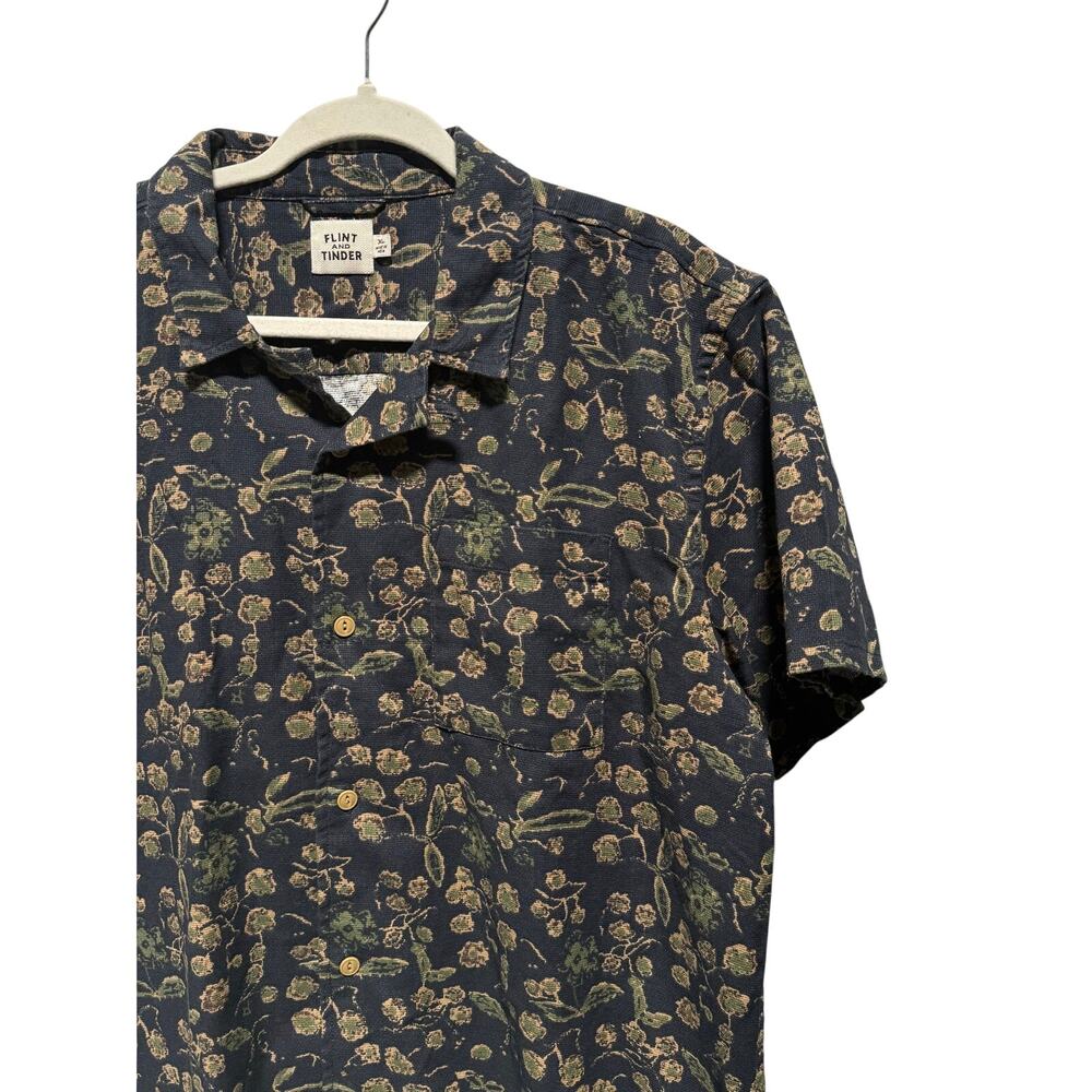 Flint & Tinder Camp Shirt Men's XL Dark Floral Textured Tapestry Short Sleeve